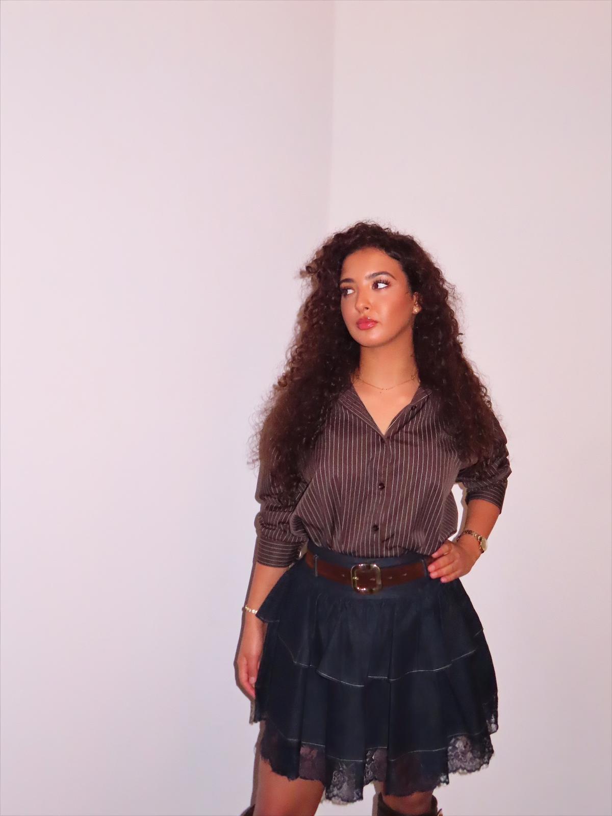 PINSTRIPE FLOW BLOUSE - MOCHA