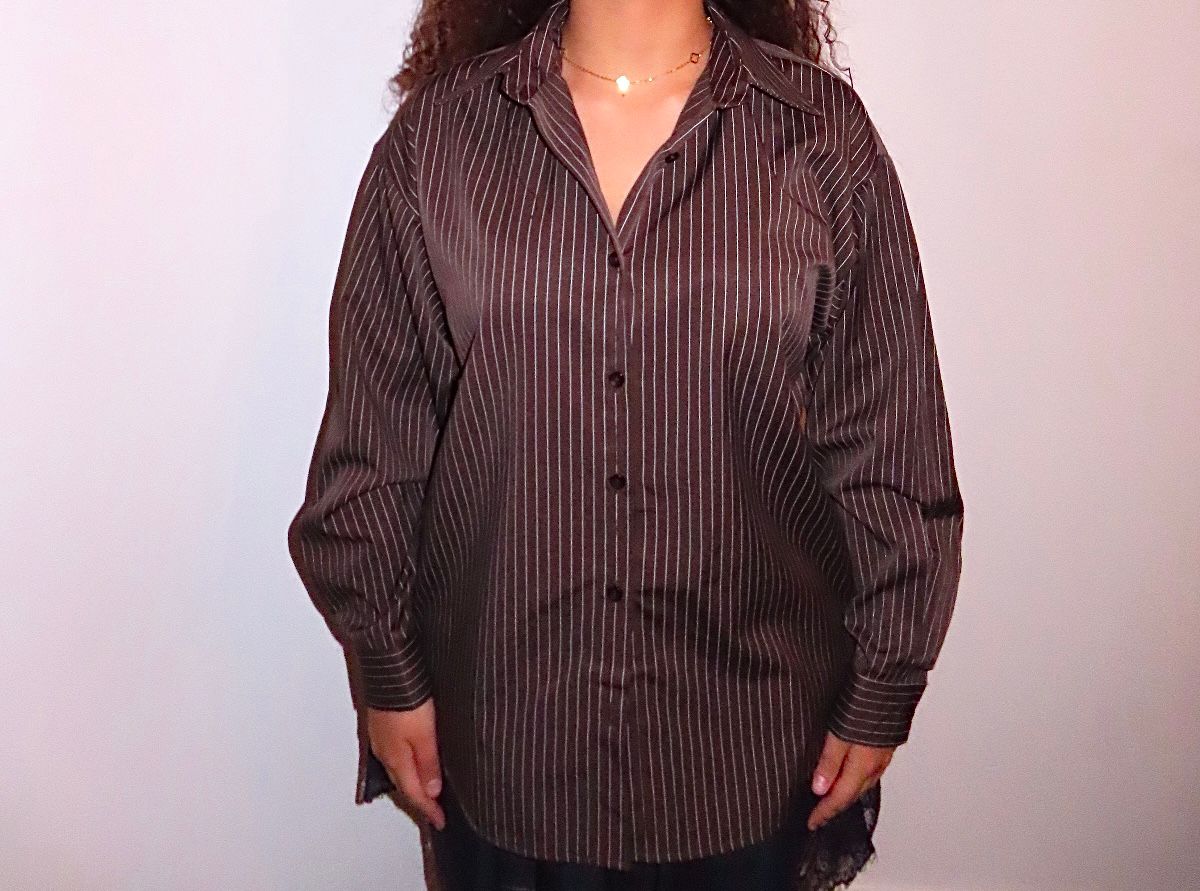 PINSTRIPE FLOW BLOUSE - MOCHA