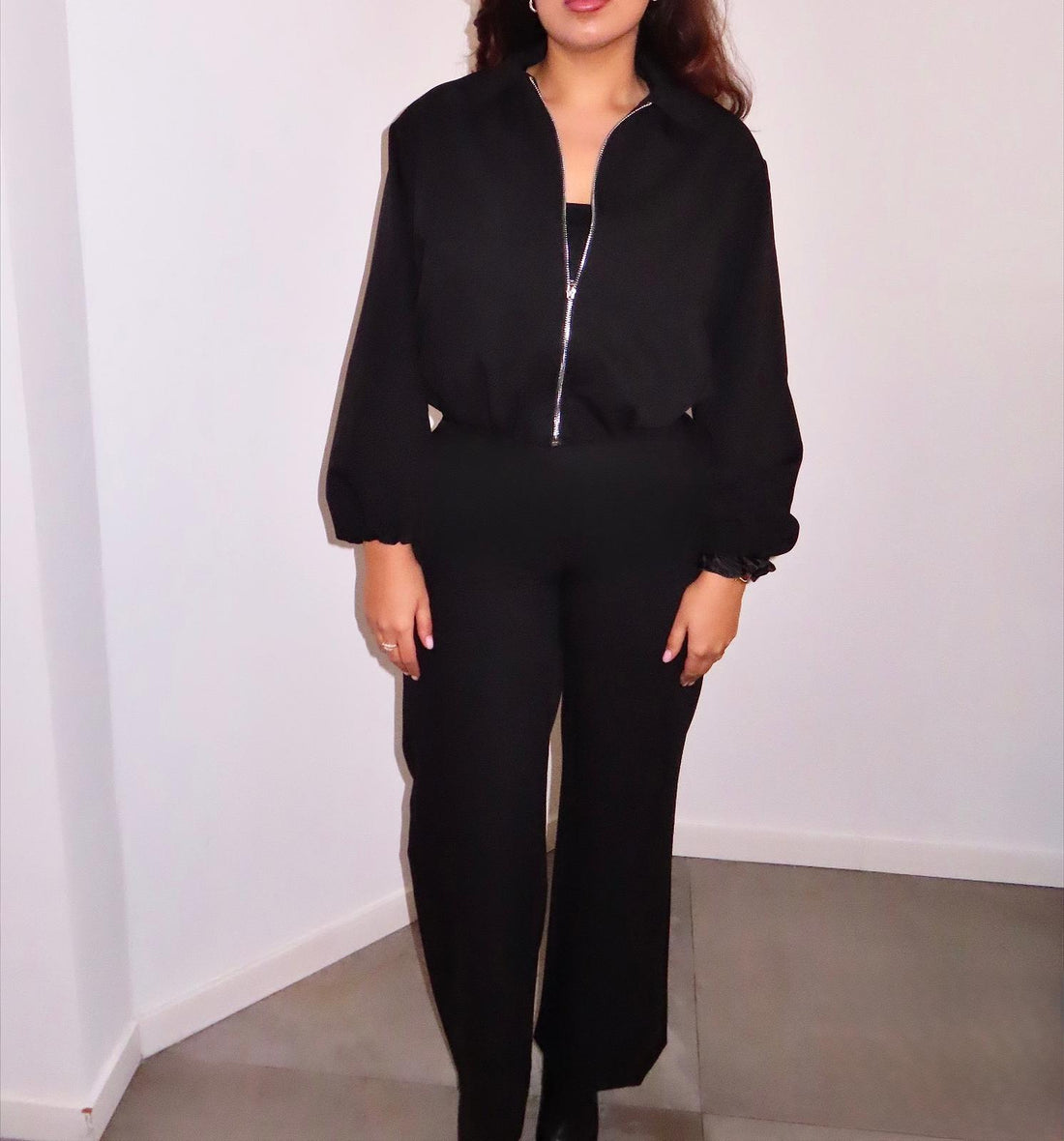 SLEEK ZIP-UP JACKET